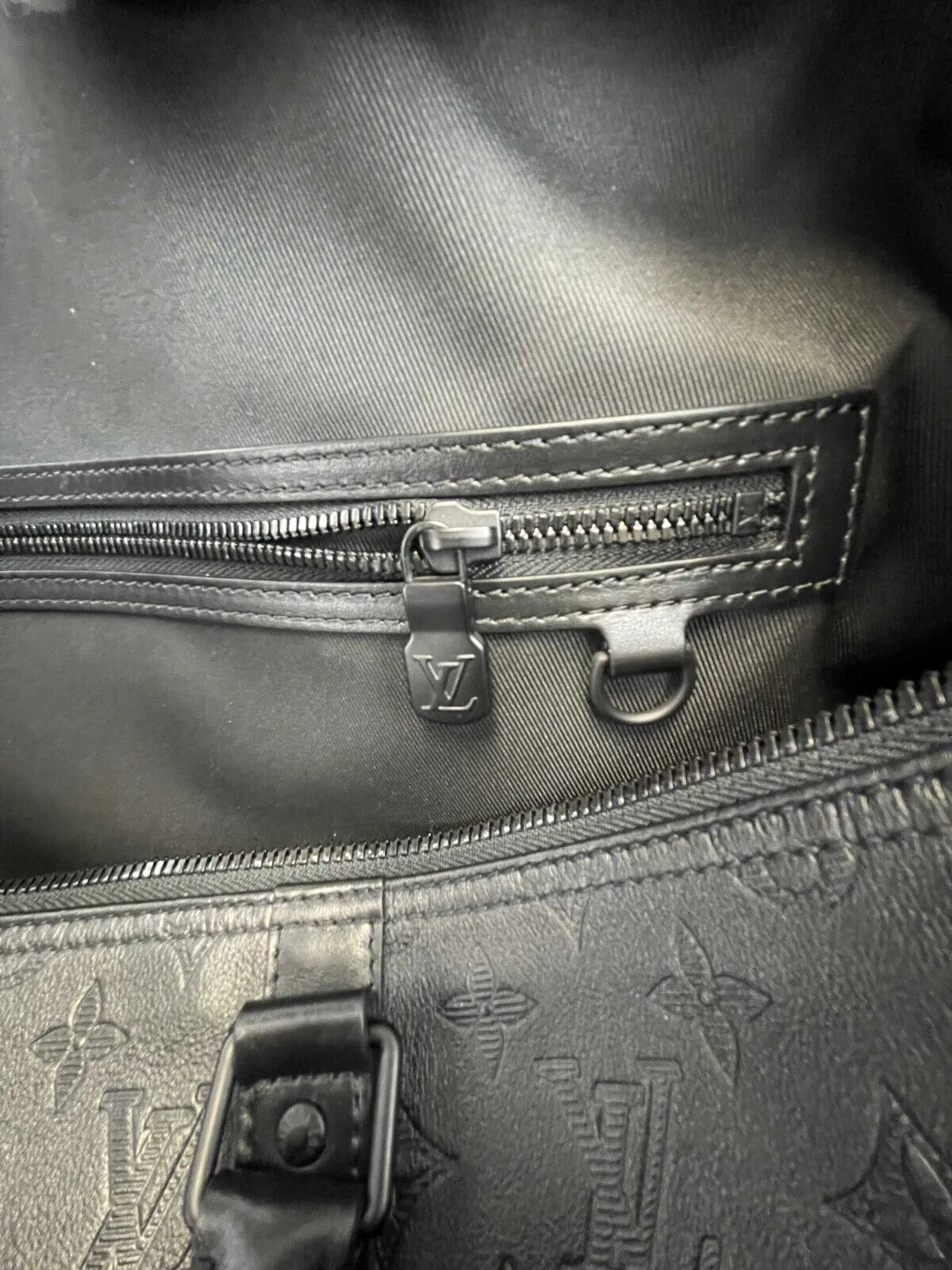 Louis Vuitton - Excellent - Keepall Bandoulire 50 - Black Duffle w/ Strap