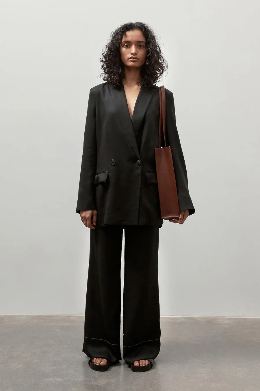 Minimal Everyday Tan Tote